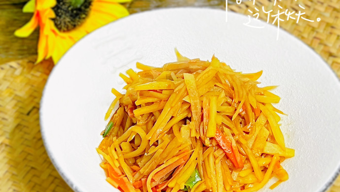 Spicy fried shredded potatoes