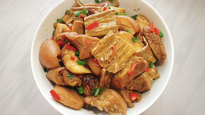 Roasted Pork Trotters with Bean Curd