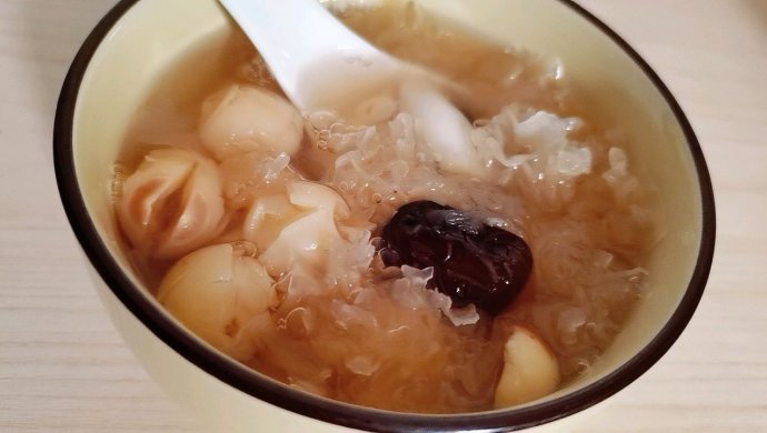 Tremella lotus seed soup