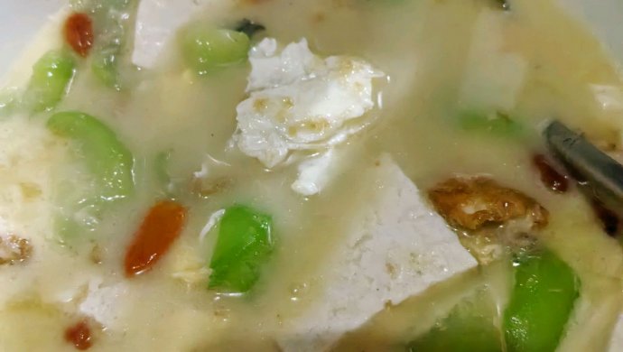 Luffa, tofu and crucian carp soup