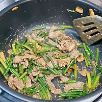 #行伟grandmother's hometown fragrant Mid-Autumn Festival#大吃的粤Illustration of a home-cooked dish, stir-fried beef with garlic moss 9