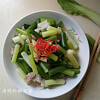 Spring seasonal stir-fry - fried pork slices with garlic sprouts illustration 5 