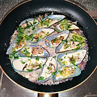 Refreshing and appetizing | French lemon cream mussels#Looking for the fragrance of grandma's hometown Illustration of how to make the Mid-Autumn Festival Banquet# 7