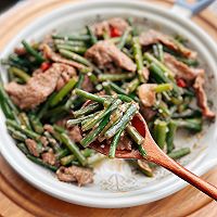 #尊伟grandmother's hometown fragrant Mid-Autumn Festival#大吃的粤Illustration of a home-cooked dish, stir-fried beef with garlic moss 15