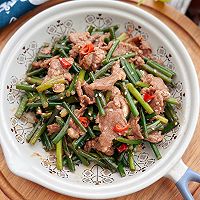 # seeking grandma's hometown fragrant Mid-Autumn Festival feast# The Cantonese that eats rice Illustration of a home-cooked dish, stir-fried beef with garlic moss 11