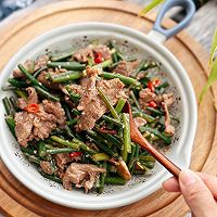 # seeking grandma's hometown fragrant Mid-Autumn Festival feast# The Cantonese that eats rice Illustration of a home-cooked dish, stir-fried beef with garlic moss 12