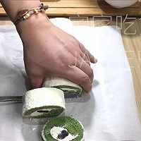 Coconut matcha Swiss roll, teach you how to make cake rolls step by step, The fresh matcha fragrance blends with the fragrance of coconut. Illustration of how to make it 36