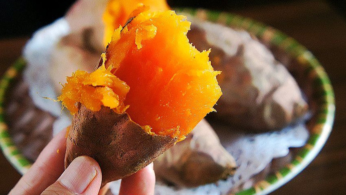 Street snack roasted sweet potato