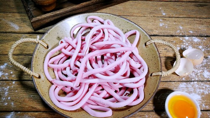 Amaranth noodles