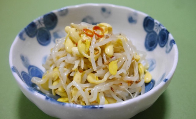 Korean style cold bean sprouts