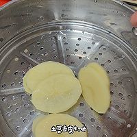 An illustration of how to make fake potato bread 6