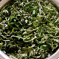 Qingming - Illustration of how to make mugwort leaf juice 3