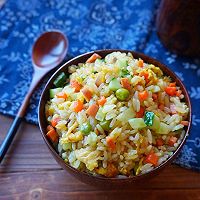 Illustration of how to make curry mixed vegetable fried rice 8