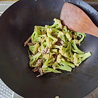 #行伟Grandma Township Xiangman Mid-Autumn Festival#Refreshing and delicious cauliflower Illustration of how to make fried shredded pork 10