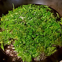 Qingming - Illustration of how to make mugwort leaf juice 4