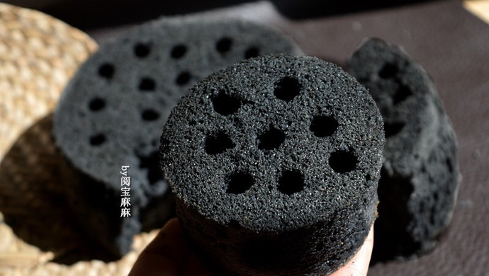 Honeycomb briquette cake