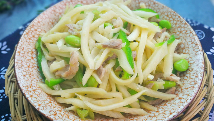 Stir-fried shredded pork with wild rice edamame