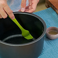 Illustration of how to make rice cooker bread 17