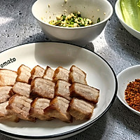 Illustration of how to make two portions of fried pork belly 6