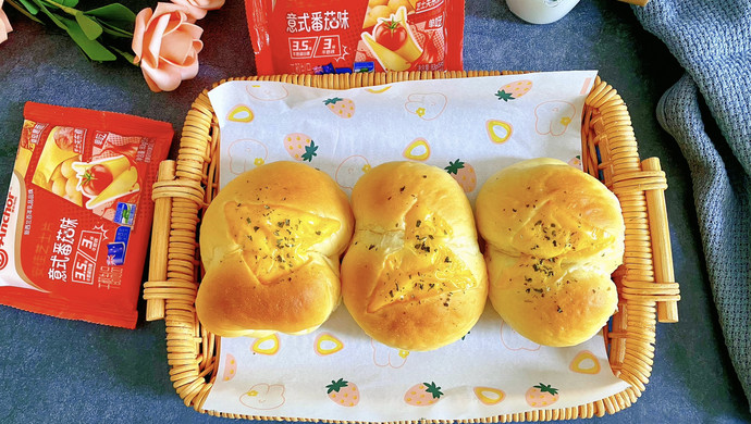 Italian tomato cheese prosciutto bread