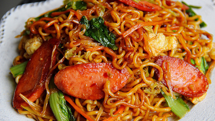 Stir-fried instant noodles