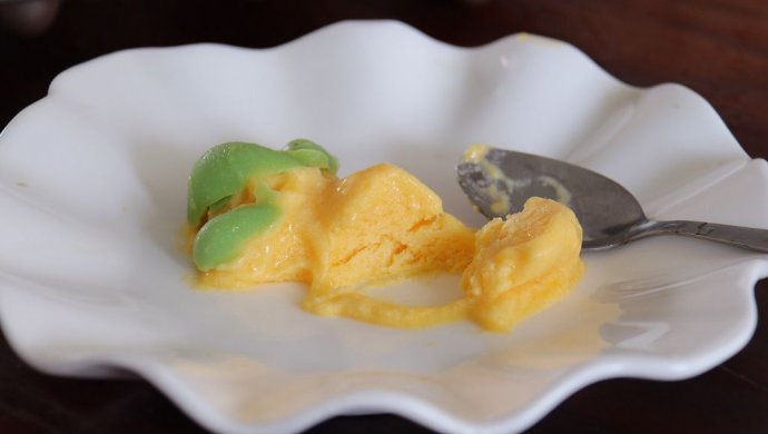 Mango ice cream