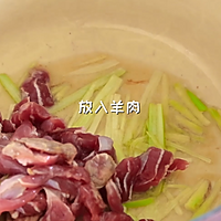 #福林门Xianshuangmei#How to make sour mutton soup noodles Illustration 4