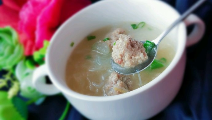 Winter melon, mutton meatballs and vermicelli soup