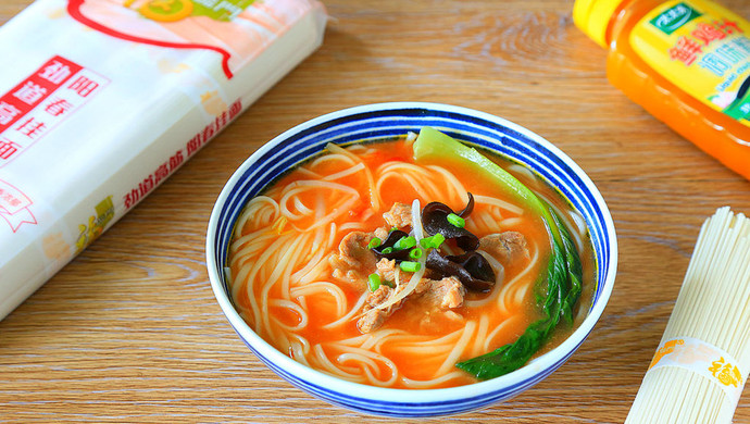 Mutton noodle soup in sour soup