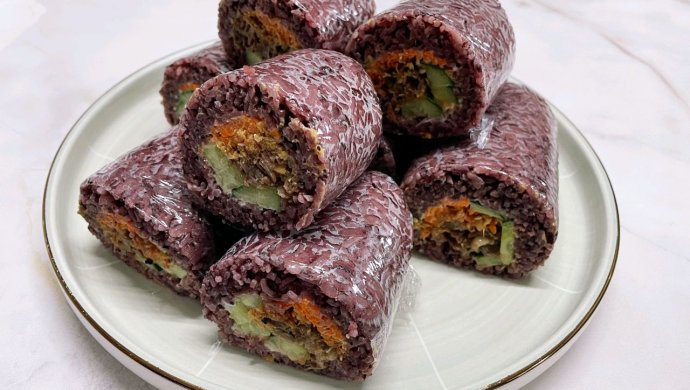 Purple rice dumplings