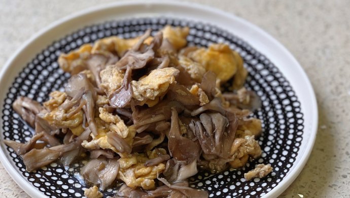 Maitake scrambled eggs