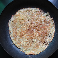 Illustration of how to make crispy potato pancakes 4