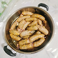 Illustration of homemade crispy glutinous rice sausage 29