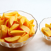 Summer refreshment: Yellow peach in sugar water#kitchen to desire system# recipe illustration 3