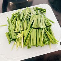 Illustration of how to make noodles with flour paste 4