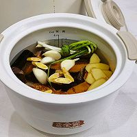 To maintain health in spring, drink astragalus and eel soup to replenish qi and blood. Illustration of how to do it 6