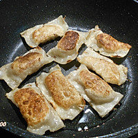 # seeking grandma's hometown fragrant mid-autumn feast#wonton skin pot stickers Illustration of how to do it 13