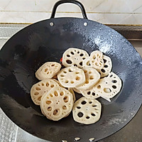 #蔷巷婆乡香Manmid-Autumn Festival# Spicy and Fresh Fragrance Stir-fried Illustration of how to make lotus root slices 6