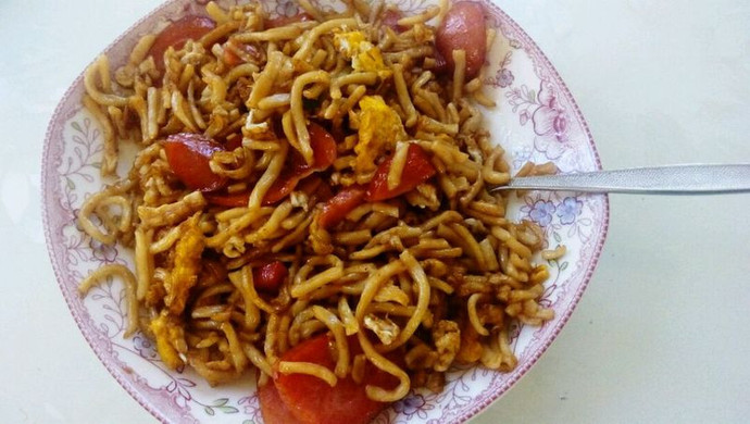 Fried leftover noodles