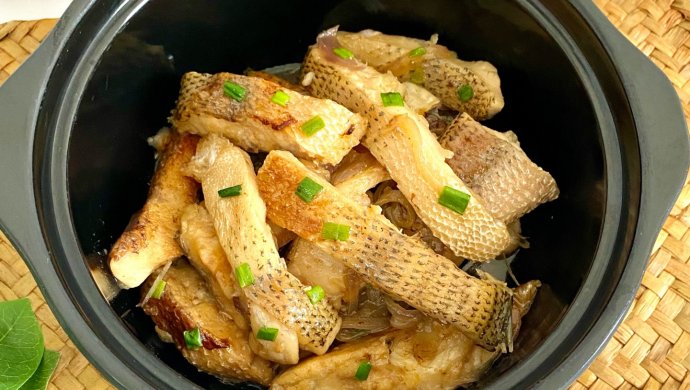 Lotus root and peanut vegetarian soup