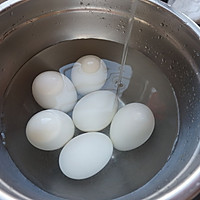 Illustration of homemade fried salted duck eggs 9