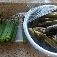 Illustration of how to make boiled okra and bamboo clams 1