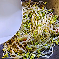 #find丝grandmaxiangxiangmanmid-autumn feast#Bean sprouts stewed with tofu Illustration of how to do it 6