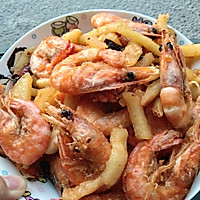 Illustration of how to make French fries and prawns 6