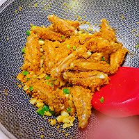 Illustration of how to make typhoon shelter chicken wings 6