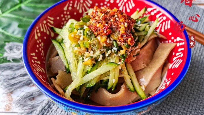 Knead buckwheat noodles