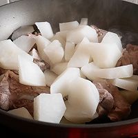 Moisten the lungs and remove dryness-radish and wolfberry tube bone soup#Confinement meal is the first Illustration of how to make Erchun# 7