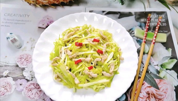 Stir-fried shredded pork with chives