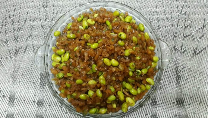 Fried edamame with dried radish