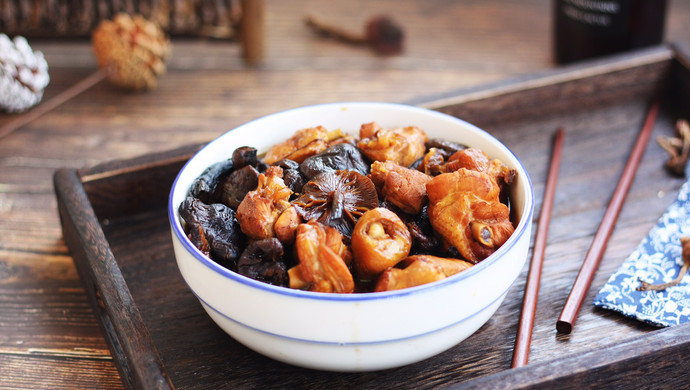 Chicken Stewed with Mushrooms